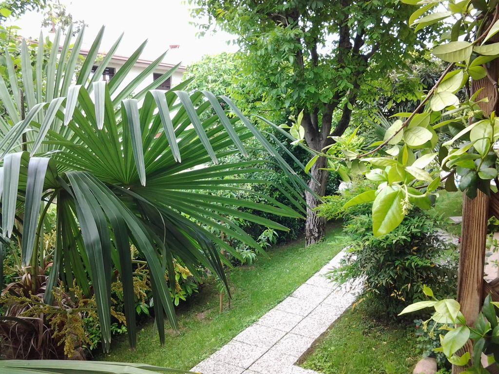 B&B Il Rondo Sirmione Bagian luar foto