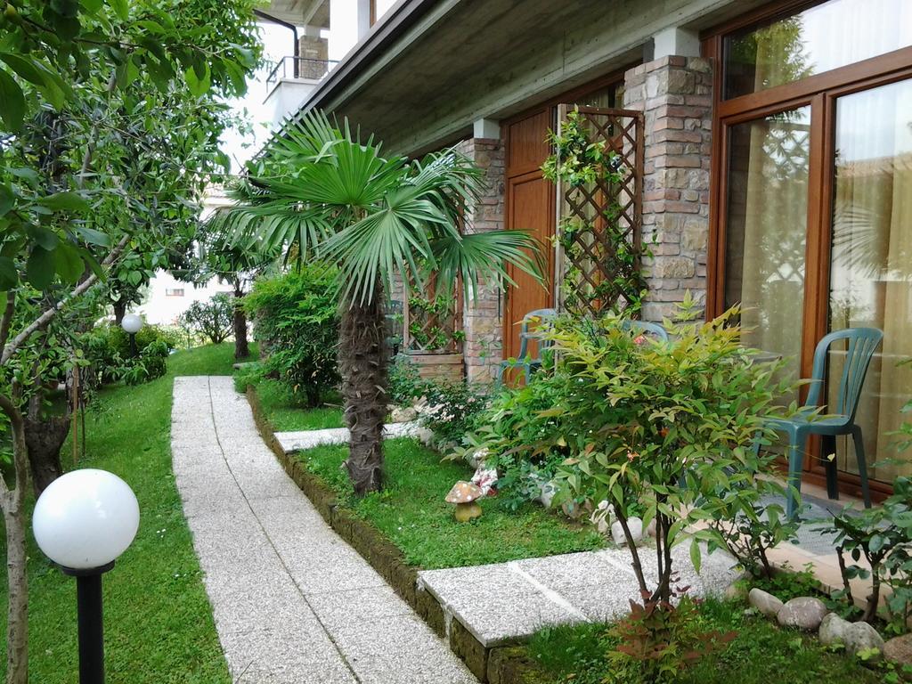 B&B Il Rondo Sirmione Bagian luar foto