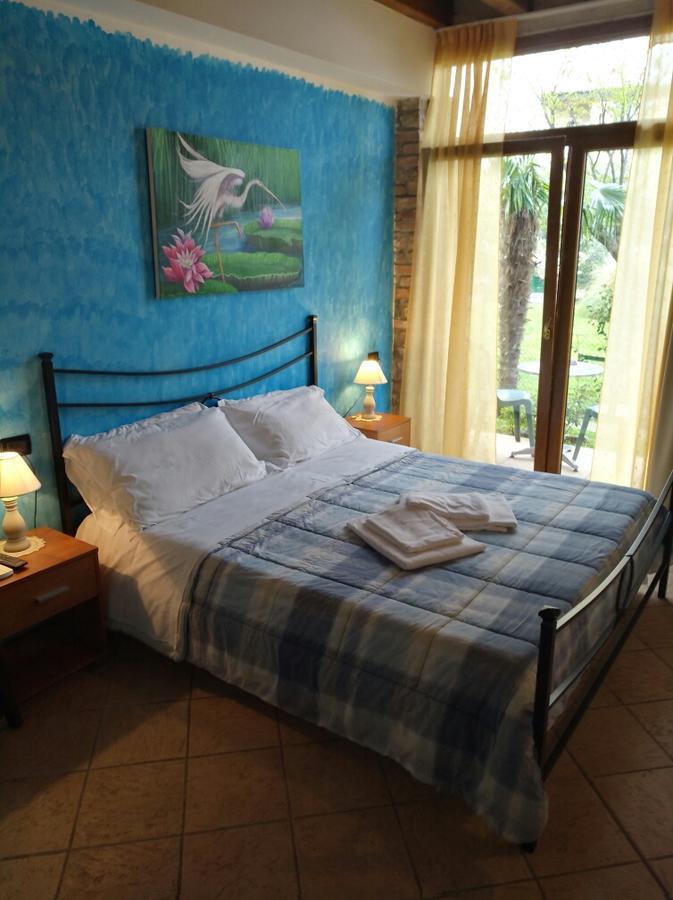 B&B Il Rondo Sirmione Bagian luar foto